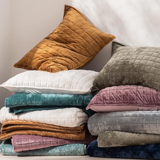 RECYCO Luxury Velvet Quilt Set Twin/Twin XL Size, Lightweight Velvet Comforter Set, Oversized Bedspread Coverlet Quilted Bedding Set, with 1 Matching Pillow Sham, for All Season, Gray