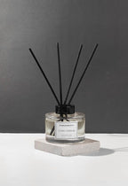 Reed Diffuser Set - Gardenia 5.63 fl oz (160ml) Scented Diffuser with Sticks Luxury Fragrance for Home, Office & Bathroom Shelf Decor.