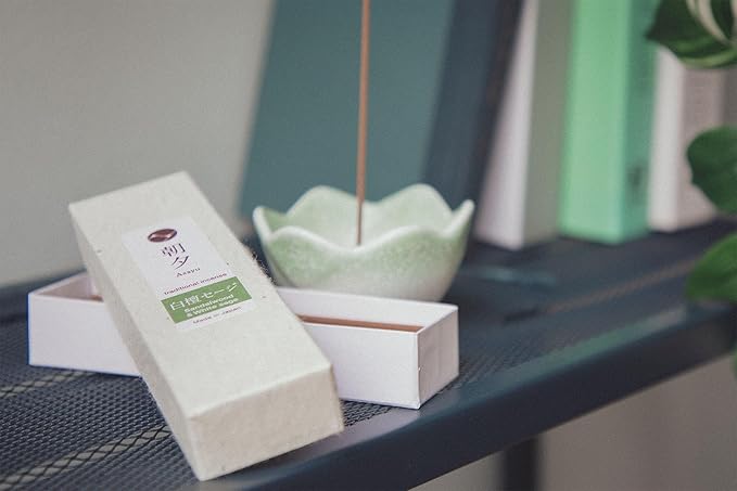 Asayu Japan Traditional Smoke Incense Sticks Sandalwood & White Sage Blend Fragrance Scent (40gr) for Morning Meditation, Relax or Yoga, Made in Japan (Sandalwood & White Sage Blend 20g)