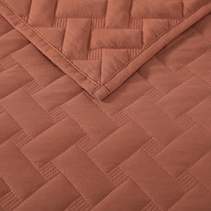 WRENSONGE King Size Quilt-3 Pieces Weave Autumn Leaf Bedspreads King Quilt Bedding Set for All Seasons, Soft Summer Coverlet with 2 Pillow Shams Suitable for Bed, Couch, Quilted Blanket