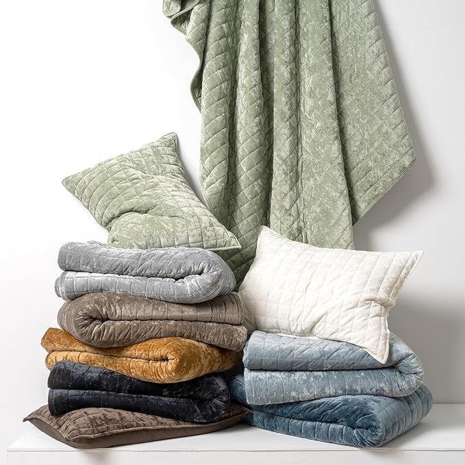 RECYCO Luxury Velvet Quilt Set Twin/Twin XL Size Bedding Sets, Ultra Soft Velvet Comforter Set, Lightweight Channel Box Stitch Oversized Bedspread Coverlet for All Season, with 1 Sham, Dune Brown