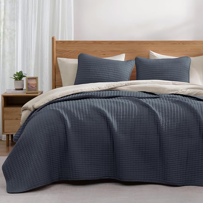 WRENSONGE Queen Quilt-3 Pieces Lightweight Bedspreads Blue Grey Queen Size Quilt Bedding Set for All Seasons, Soft Summer Coverlet with 2 Pillow Shams Suitable for Bed, Couch