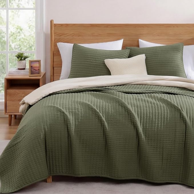 WRENSONGE Twin Quilt-2 Pieces Lightweight Bedspreads Olive Green Twin Quilt Bedding Set for All Seasons, Soft Summer Coverlet Suitable for Bed, Couch, Quilt Blanket