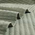 WRENSONGE King Size Quilt-3 Pieces Lightweight Bedspreads Sage Green King Quilt Bedding Set for All Seasons, Soft Summer Coverlet with 2 Pillow Shams Suitable for Bed, Couch, Quilt Blanket