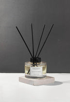 White Tea Reed Diffuser Set - Luxury Fragrance Stick Reed Diffusers for Home, Office & Bathroom Décor - Long-Lasting Scent Sticks Diffuser with Non-Toxic Oils (5.63 oz)