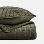RECYCO Luxury Velvet Quilt Set Twin/Twin XL Size, Lightweight Velvet Comforter Set, Oversized Bedspread Coverlet Quilted Bedding Set, with 1 Matching Pillow Sham, for All Season, Olive Green