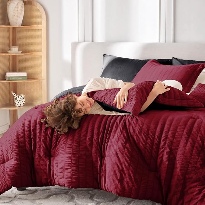 MUXHOMO 5 Pieces Twin Comforter Set, Seersucker Bed in a Bag Twin Size, All Season Luxury Bedding Set with Comforter, Flat Sheet, Fitted Sheet, Pillowcase & Sham, Red & Black