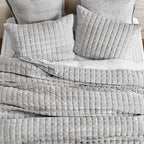 RECYCO Luxury Velvet Quilt Set King Size Bedding Sets, Ultra Soft Velvet Comforter Set, Lightweight Channel Box Stitch Oversized Bedspread Coverlet for All Season, with 2 Shams, Frost Gray