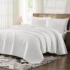 WRENSONGE White Quilt Set Queen Size-3 Pieces Lightweight Bedspreads Summer Coverlet for All Season, Soft Quilt Bedding Set with 2 Pillow Shams Suitable for Bed & Couch