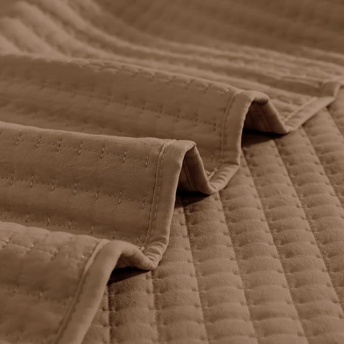 WRENSONGE Queen Quilt-3 Pieces Lightweight Bedspreads Brown Queen Size Quilt Bedding Set for All Seasons, Soft Summer Blanket with 2 Pillow Shams Suitable for Bed, Couch