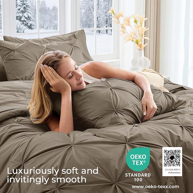 Sasttie Queen Comforter Set, 7-Piece Bed in a Bag, Pintuck Bedding Sets for All Season, Includes Comforter, Flat Sheet, Fitted Sheet, Pillowcases and Pillowshams, Brown