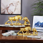 AETVRNI Wall Street Bull and Bear Statue - 4.5 Inch Tall Bull & Bear Statues, Gold Resin Abstract Tabletop Decor for Financial Brokers,Gold