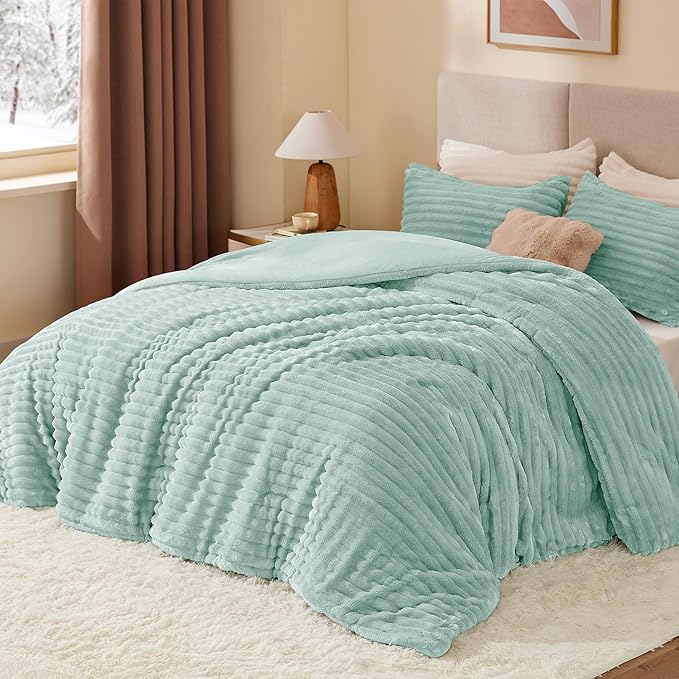 BEDELITE Fleece King Comforter Set -Super Soft & Warm Fluffy Light Green Bedding, Luxury Fuzzy Heavy Bed Set for Winter with 2 Pillow Cases