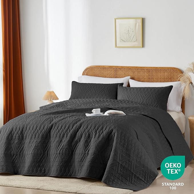 akkialla Full/Queen Size Quilt Bedding Set,Black Lightweight Microfiber Soft Bedspread,Modern Style Geoetric Pattern Coverlet Set for All Seasons,3 Piece(1 Quilt,2 Pillow Shams)