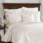 King Charles Modern Farmhouse Floral Matelasse Coverlet, 100% Cotton Breathable Bedding, King/Calking, Ivory