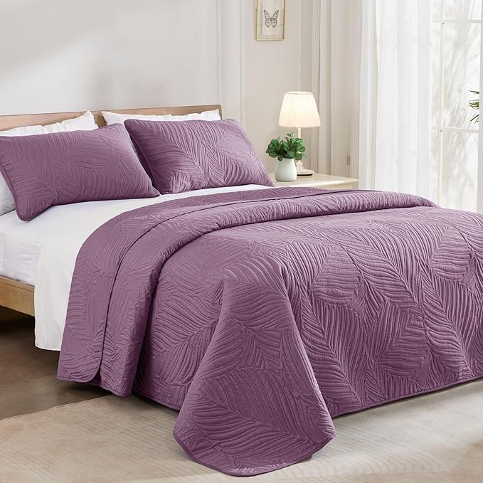 Exclusivo Mezcla King Size Quilt Bedding Set, Lightweight Dusty Lavender Quilts King Size for All Seasons, Soft Microfiber Bedspreads Coverlets Bed Cover with Leaf Pattern, 3 Piece