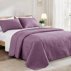 Exclusivo Mezcla California King Quilt Bedding Set, Lightweight Dusty Lavender Quilts Cal Oversized King Size for All Seasons, Soft Microfiber Bedspreads Coverlets with Leaf Pattern, 3 Piece