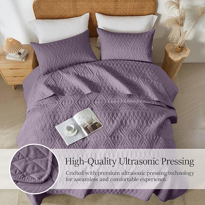 akkialla Full/Queen Quilt Set, Grayish Purple Lightweight Microfiber Bedspread Coverlet, Boho Geometric Pattern, Soft All-Season Bedding, 3-Piece (1 Quilt, 2 Pillow Shams) | Breathable fabric, Modern style