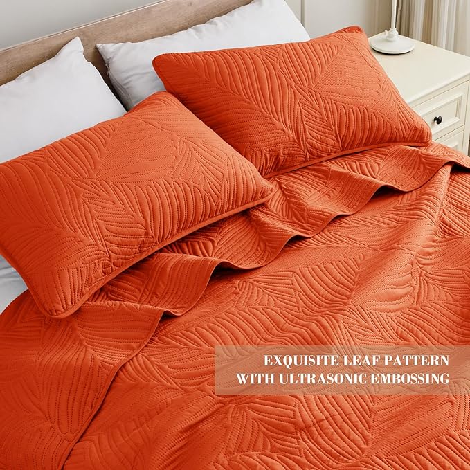 Exclusivo Mezcla California King Quilt Bedding Set, Lightweight Burnt Orange Quilts Cal Oversized King Size for All Seasons, Soft Microfiber Bedspreads Coverlets with Leaf Pattern, 3 Piece