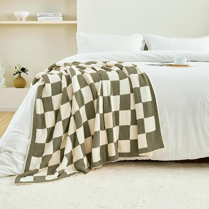 CozeCube Super Soft Fullfy Microfiber Reversible Knitted Blankets, Warm Cozy Fuzzy Plush Throw, Olive Green and White Checkered Throw Blanket for Couch Bed Sofa, 50" x 60"
