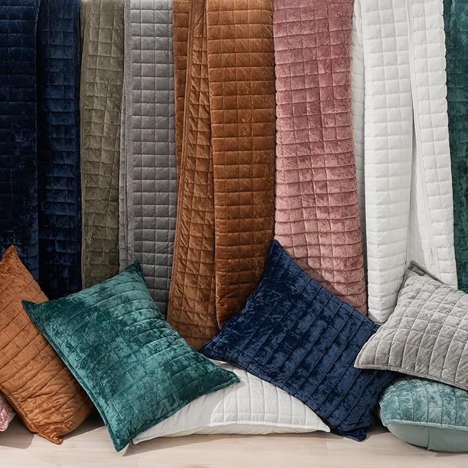 RECYCO Luxury Velvet Quilt Set, California King 118'' x 106'' Oversized Bedspread, Ultra Soft Velvet Comforter, Lightweight Box Stitch Bedding Sets for All Season, with 2 Shams, Bright White