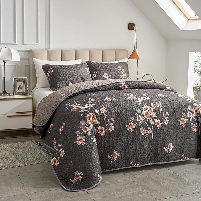 Flysheep 3 Pieces Quilt Set Full/Queen Size, Dark Gray Floral Reversible Bedspread Coverlet Set, Soft Microfiber Lightweight Bed Cover for All Season (90" x 90", 1 Quilt+ 2 Pillow Shams)
