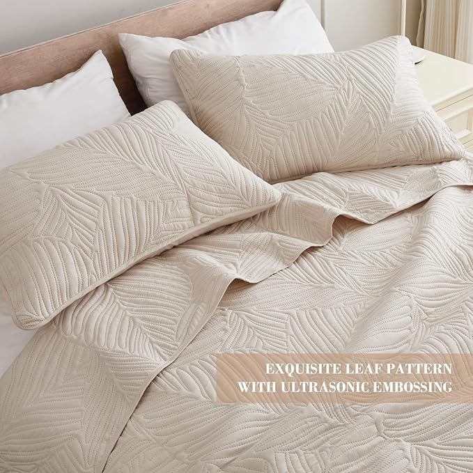 Exclusivo Mezcla California King Quilt Bedding Set, Lightweight Brich Beige Quilts Cal Oversized King Size for All Seasons, Soft Microfiber Bedspreads Coverlets with Leaf Pattern, 3 Piece