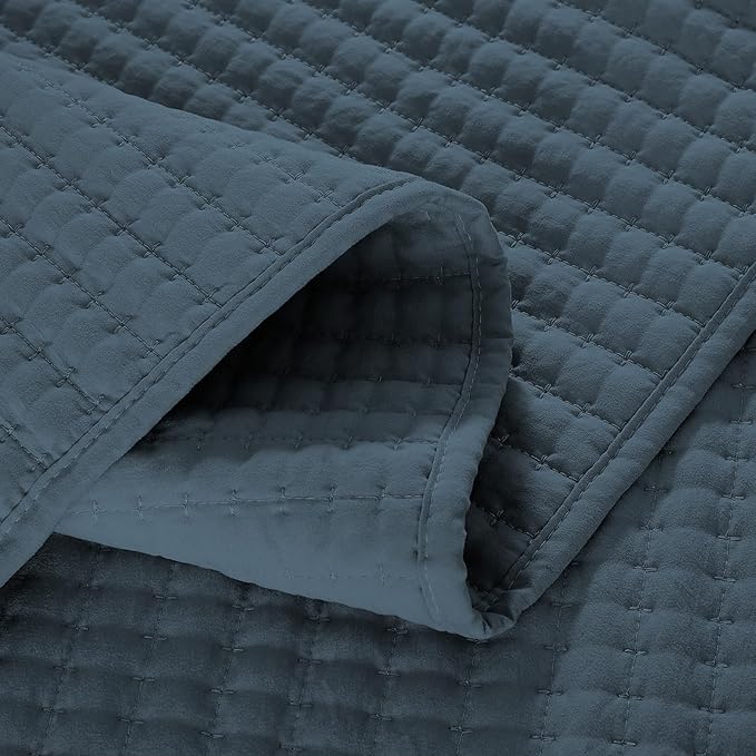 WRENSONGE Queen Quilt-3 Pieces Lightweight Navy Blue Bedspreads Queen Size Quilt Bedding Set for All Season, Soft Summer Coverlet with 2 Pillow Shams Suitable for Bed & Couch