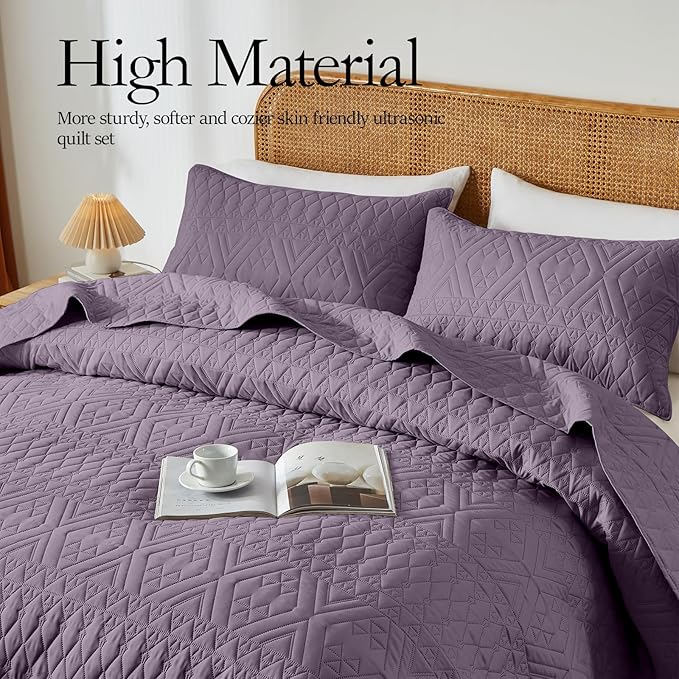 akkialla Full/Queen Quilt Set, Grayish Purple Lightweight Microfiber Bedspread Coverlet, Boho Geometric Pattern, Soft All-Season Bedding, 3-Piece (1 Quilt, 2 Pillow Shams) | Breathable fabric, Modern style