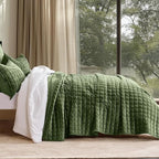 RECYCO Luxury Velvet Quilt Set King Size Bedding Sets, Ultra Soft Velvet Comforter Set, Lightweight Channel Box Stitch Oversized Bedspread Coverlet for All Season, with 2 Shams, Loden Green