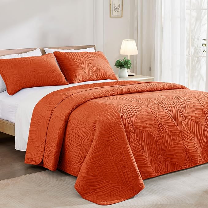 Exclusivo Mezcla California King Quilt Bedding Set, Lightweight Burnt Orange Quilts Cal Oversized King Size for All Seasons, Soft Microfiber Bedspreads Coverlets with Leaf Pattern, 3 Piece