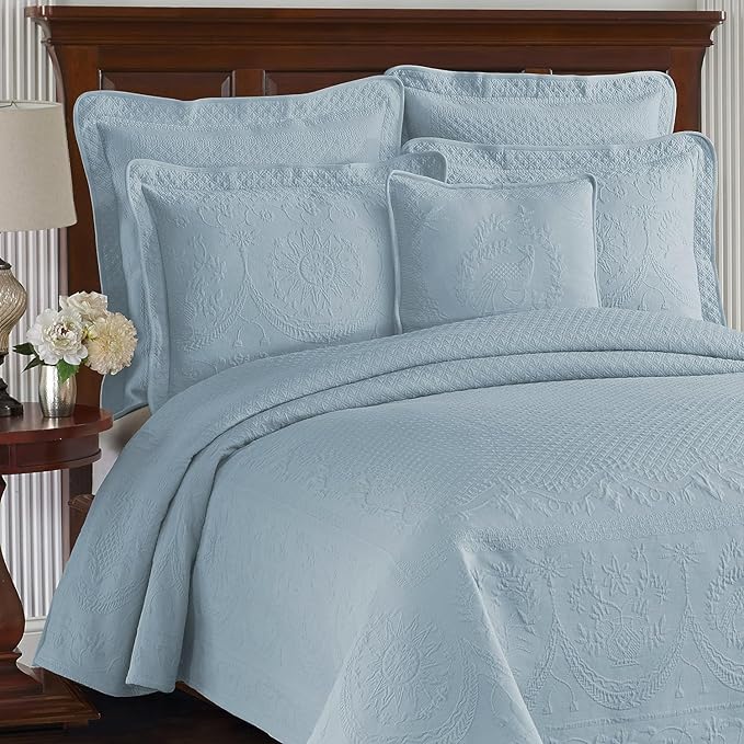 King Charles Modern Farmhouse Floral Matelasse Coverlet, Full/Queen, Blue