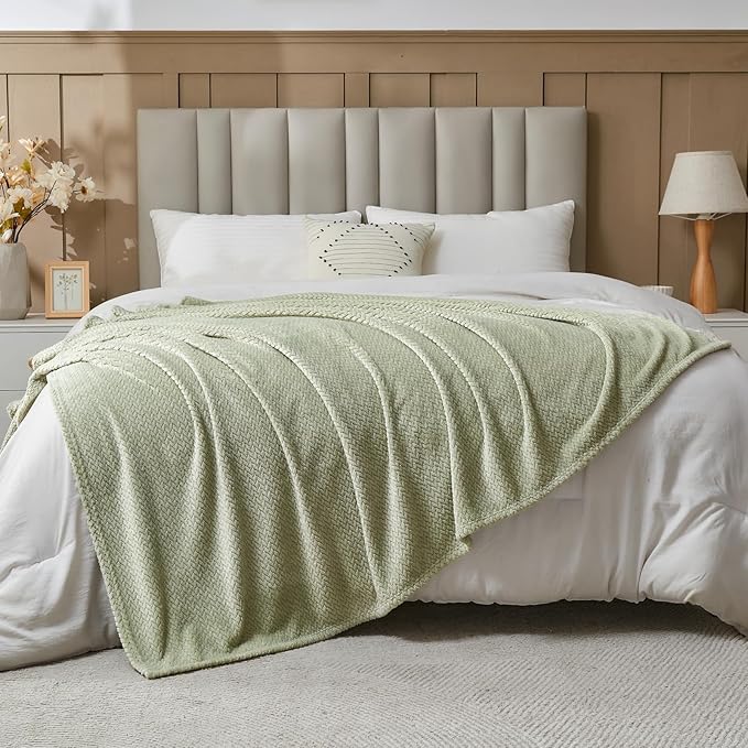 NEWCOSPLAY Super Soft Throw Blanket Sage Green Premium Silky Flannel Fleece Leaves Pattern Lightweight Bed Blanket All Season Use (Sage Green, Throw(50"x60"))