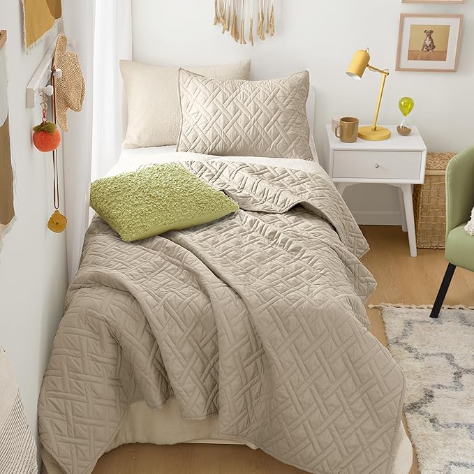Comfort Spaces Twin Quilt Set Modern Reversible Diamond Coverlet Twin Bedding Set Cozy Quilted Winter Layer, All Season Lightweight Soft Twin Size Quilt, Kienna, Twin/Twin XL Beige Diamond 2 Piece