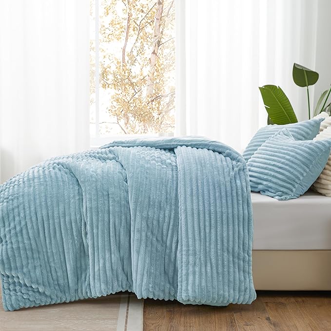 BEDELITE Fleece King Comforter Set -Super Soft & Warm Fluffy Light Blue Bedding, Luxury Fuzzy Heavy Bed Set for Winter with 2 Pillow Cases