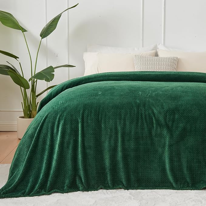 NEWCOSPLAY Super Soft Queen Blanket Dark Green Premium Silky Flannel Fleece Leaves Pattern Lightweight Bed Blanket All Season Use (Dark Green, Queen(90"x90"))