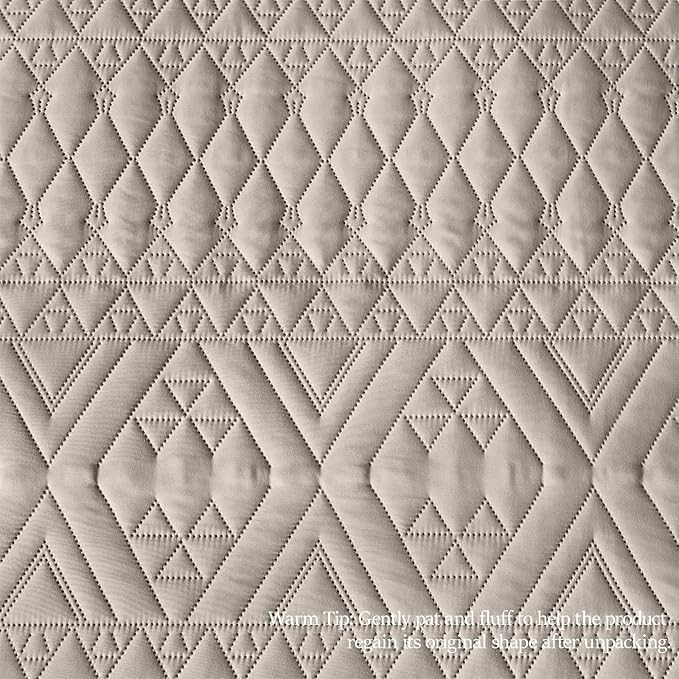 akkialla Twin Quilt Set, Taupe Lightweight Microfiber Bedspread Coverlet, Boho Geometric Pattern, Soft All-Season Bedding, 2-Piece (1 Quilt, 1 Pillow Sham) | Breathable fabric, Modern style