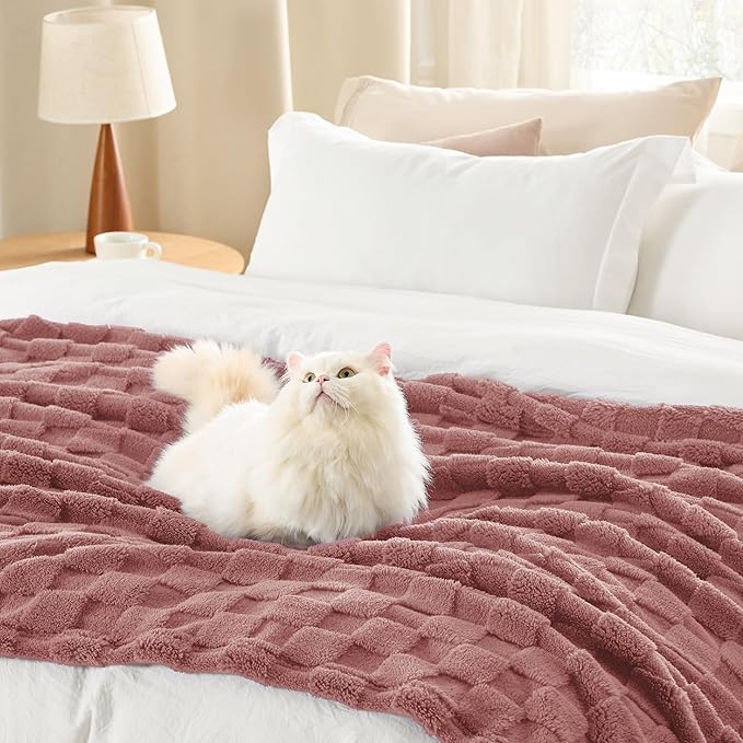 Bedsure GentleSoft Dusty Pink Throw Blanket for Couch - Checkered Fleece Blankets Gifts for Women Men Girls, Cute Soft Cozy Throw for Bedroom Home Decor Gifts, 50x60 Inches