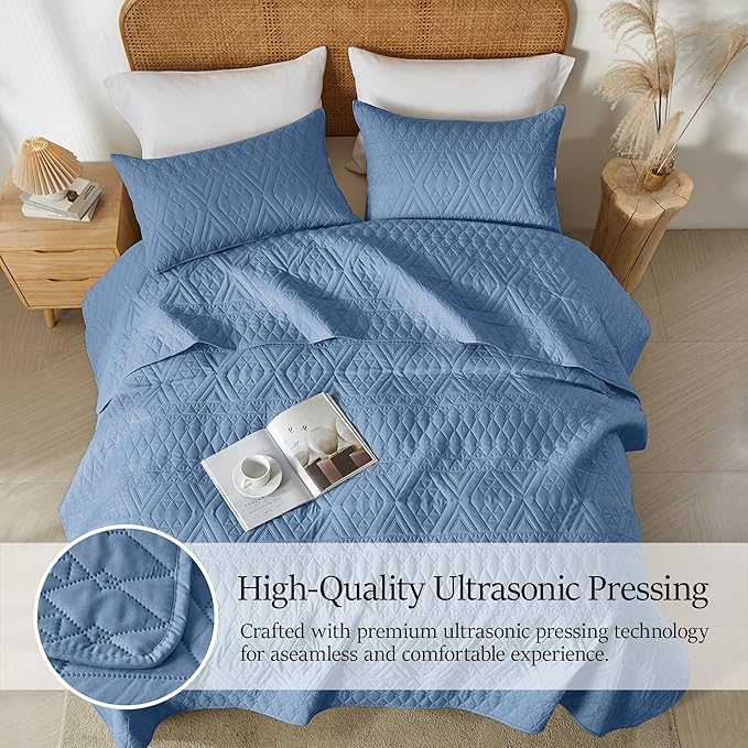 akkialla Twin Quilt Set, Boho Style in a Solid Color, Bluish Grey Lightweight Microfiber Bedspread, Soft and Breathable Coverlet for All Seasons, 2-Piece Bedding Set (1 Quilt, 1 Pillow Sham)