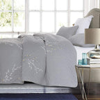 Exclusivo Mezcla Reversible Boho Quilts Queen Size, Grey Bedspreads Lightweight Coverlet All Season Flowers Quilt Bedding Set with Printed Floral Pattern (1 Quilt, 2 Pillow Shams)