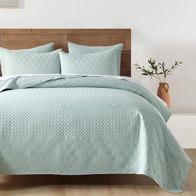 HORIMOTE HOME Sprout Green Queen Size Quilt Set - Soft Microfiber Bedspread with 2 Shams, Lightweight & All-Season Geometric Coverlet for Cozy Bedding