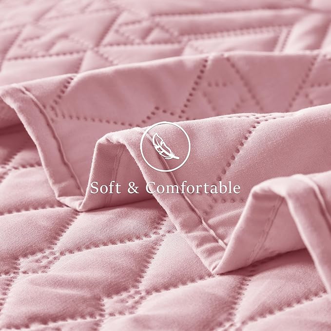 akkialla King/Cal King Quilt Set, Pink Lightweight Microfiber Bedspread Coverlet, Boho Geometric Pattern, Soft All-Season Bedding, 3-Piece (1 Quilt, 2 Pillow Shams) | Breathable fabric, Modern style