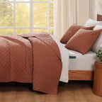 WRENSONGE King Size Quilt-3 Pieces Weave Autumn Leaf Bedspreads King Quilt Bedding Set for All Seasons, Soft Summer Coverlet with 2 Pillow Shams Suitable for Bed, Couch, Quilted Blanket