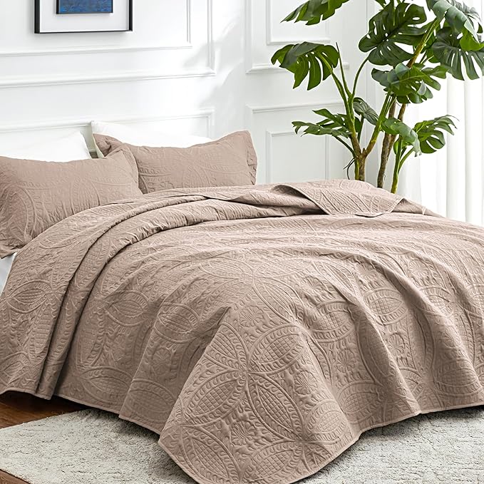 Love's cabin Quilts for Full Bed Burlwood Bedspreads Bedding Set - Lightweight Bedspread Comforter - Coin Pattern Bedding Coverlet for All Season - 3 Pieces (1 Quilt, 2 Pillow Shams)