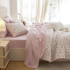 Wake In Cloud - Floral Quilt Set, Coquette Cottagecore Shabby Chic Flower Pattern for Women Teen Girls, Reversible Lightweight Bedspread Coverlet, 3 Pieces, Pink, Twin/Twin XL Size