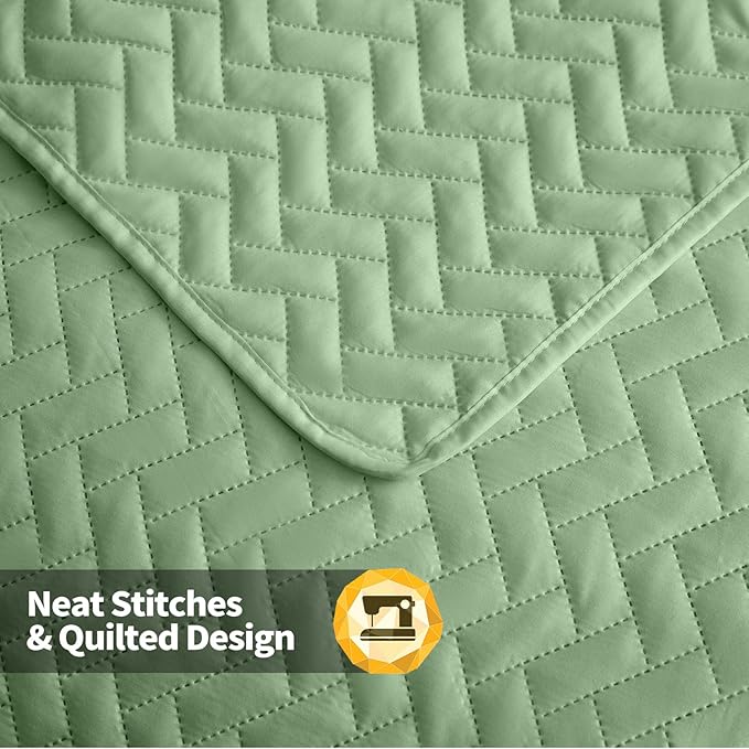 Maple&Stone Quilt Set King, Lightweight Mint Green Bedspread Ultrasonic Chevron Pattern Light Coverlet for All Season Comforter Bedding Decor - 3 Piece King Size Bed Cover Sets