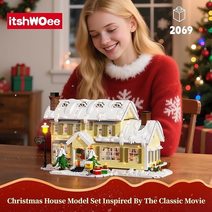 Christmas Holiday House Building Set, DIY Christmas Holiday Snow Village Building Toys, Christmas House Gifts for Kids, Boys, Girls, Family, and Friends（2069pcs）