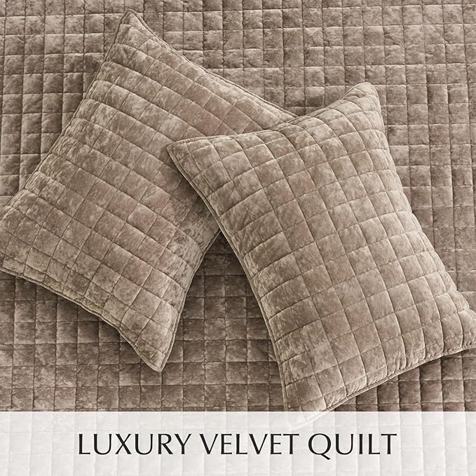 RECYCO Luxury Velvet Quilt King Size Bedding Set, Ultra Soft Velvet Comforter Set, Lightweight Quilted Channel Box Stitch Oversized Bedspread Coverlet for All Season, with 2 Shams, Natural Tan
