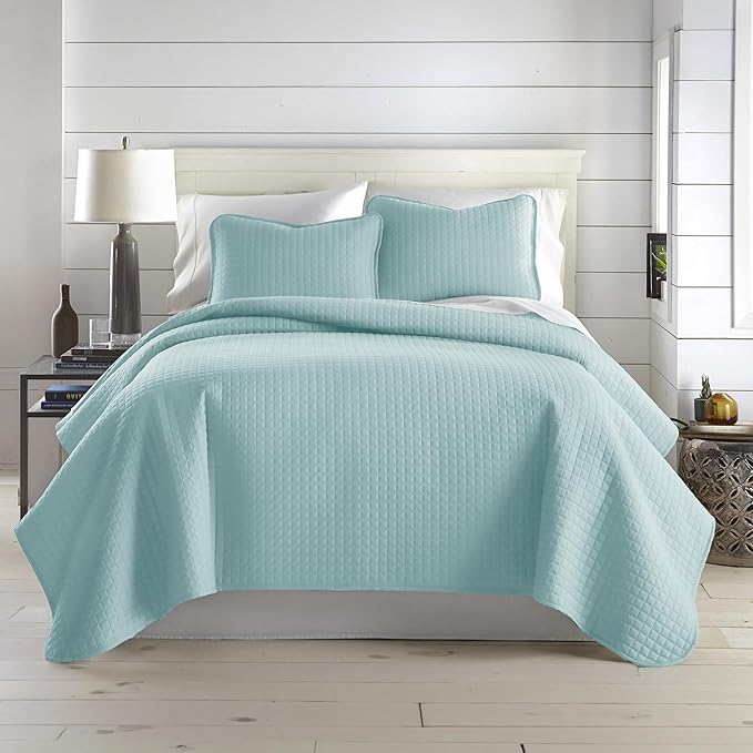 Southshore Fine Living, Inc. Oversized King Quilt Bedding Set, Soft Microfiber, Stain and Pet Hair Resistant Bedding, California/King Size Quilt Coverlet Bedspread Set with 2 Shams, Sky Blue