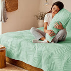 Exclusivo Mezcla Twin Quilt Bedding Set, Lightweight Sage Green Quilts Twin Size for All Seasons, Soft Microfiber Bedspreads Coverlets Bed Cover with Leaf Pattern, 2 Piece